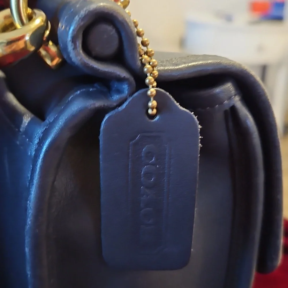Vintage Coach Blue Leather Handbag - Picture 3 of 16